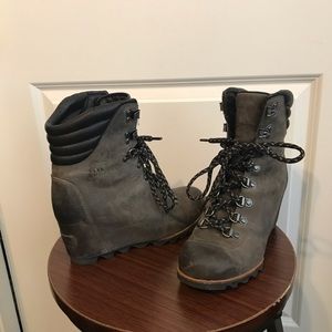 Women’s sorel wedge boots